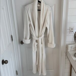 Pottery Barn Cozy White Retreat Robe large
